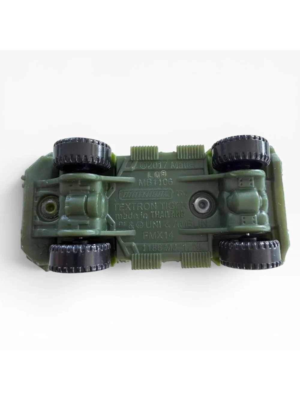 Matchbox '10 Textron Tiger Jurassic World Series Diecast SUV Truck